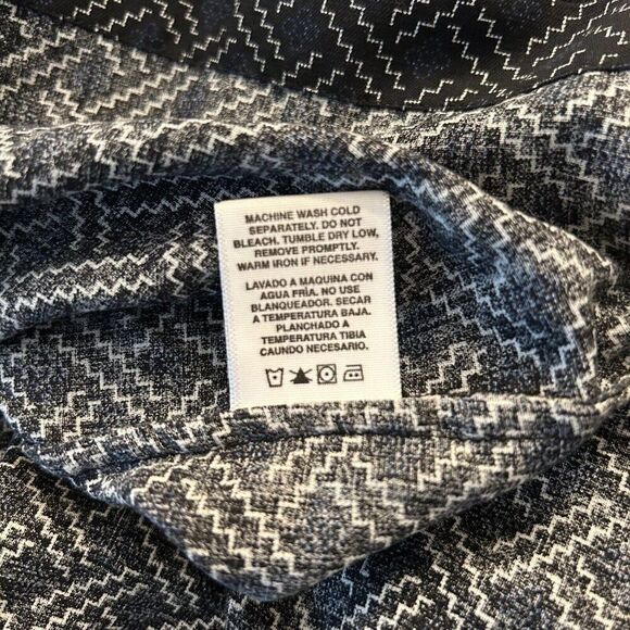 NAT NAST Midnight Blue Zigzag Short Sleeve Button Up Size XL 70% Silk 30% Cotton - Picture 7 of 8